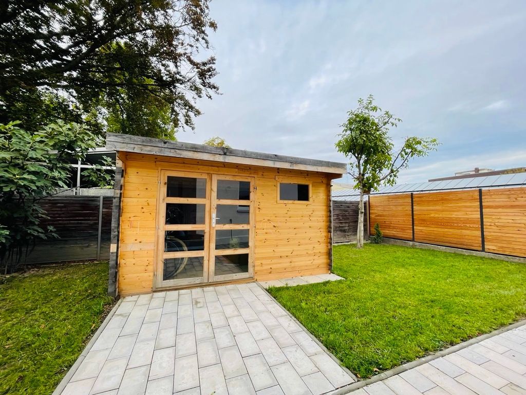 Gartenhütte mit Lounge