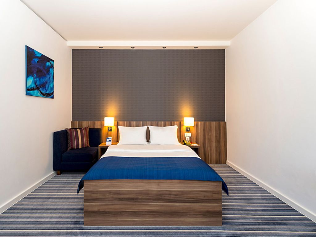 Holiday Inn Express Bremen Airport - behindertengerechtes Zimmer