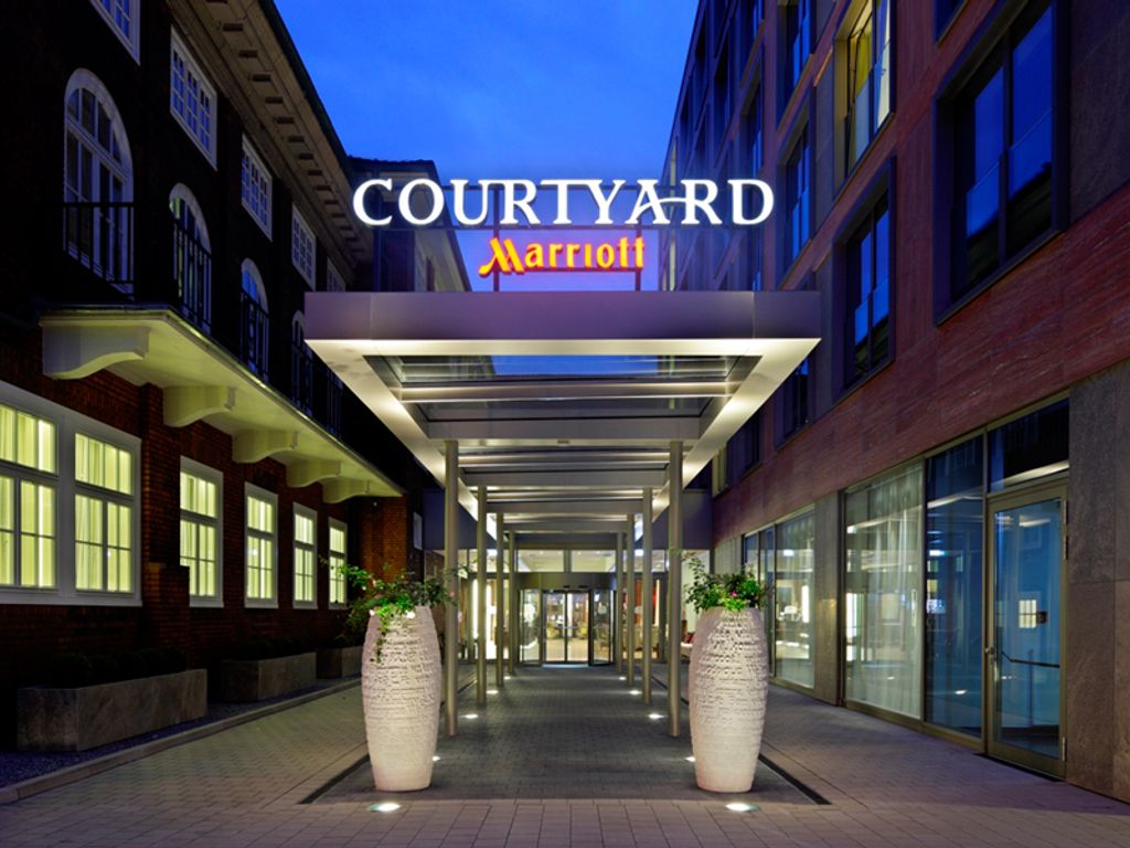 Courtyard by Marriott - Haupteingang