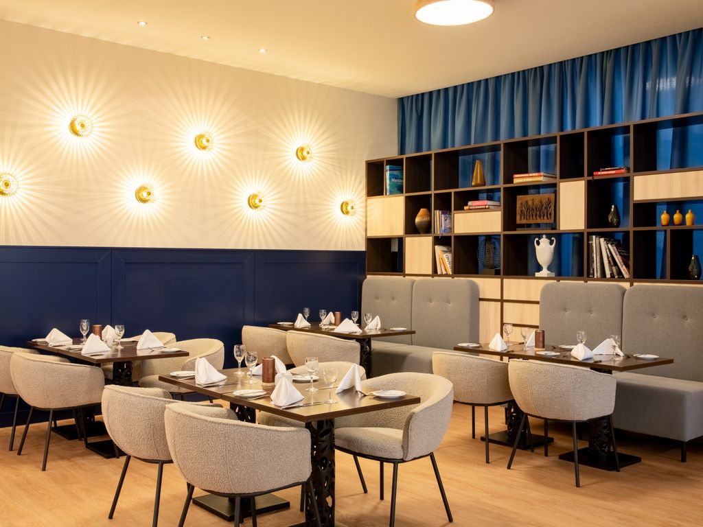 Lloyds Dining