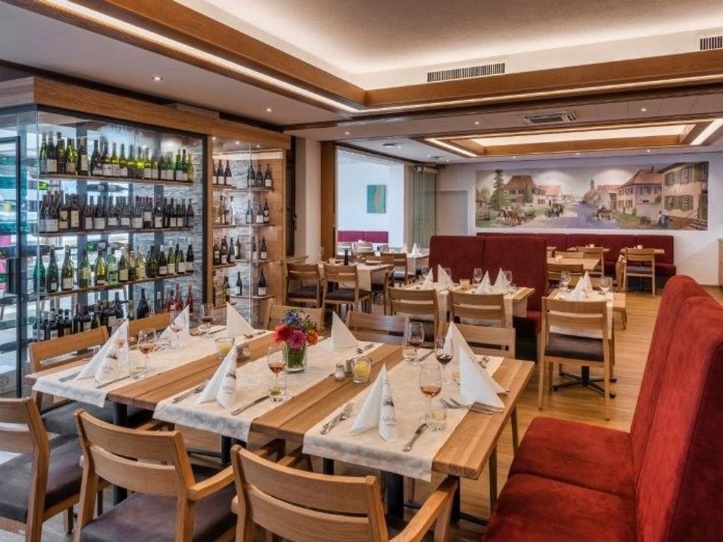 Restaurant mit Nebenzimmer