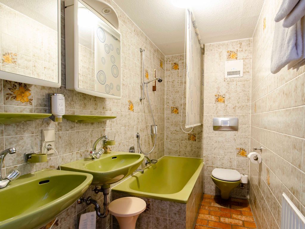 Basic Doppelzimmer Bad (Beispiel)