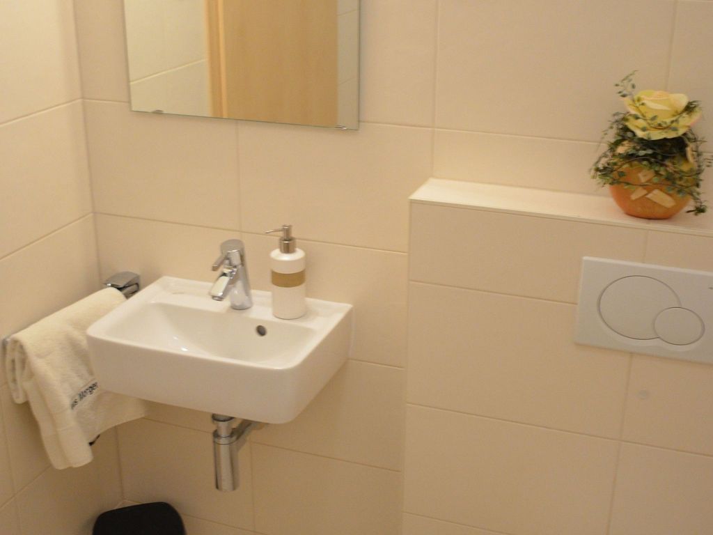 INSIDE, BATHROOM
