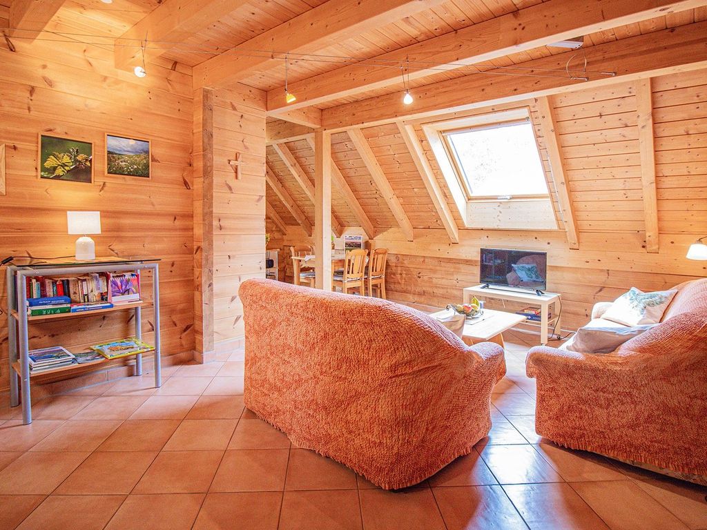 Photo, INSIDE, OUTSIDE