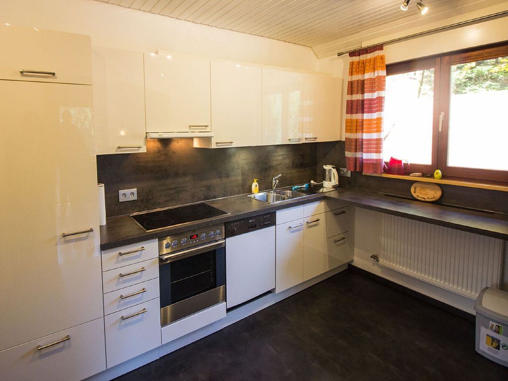 KITCHEN, INSIDE