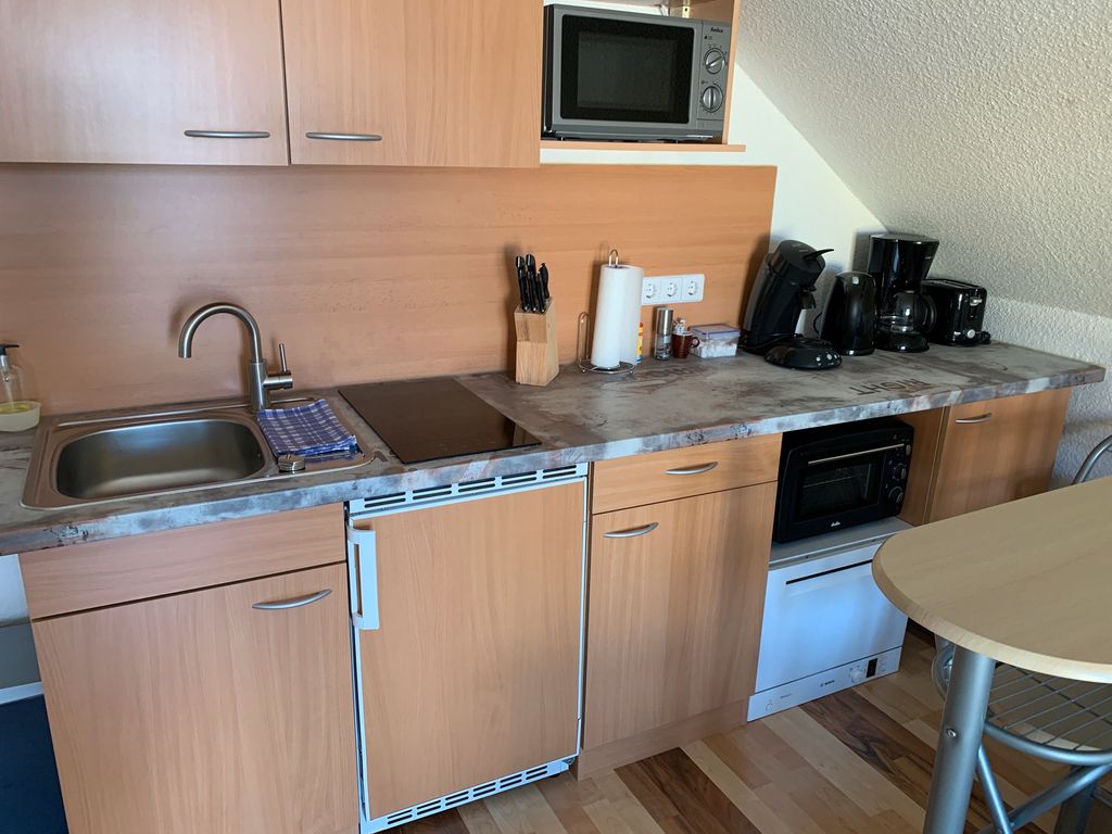 KITCHEN, INSIDE