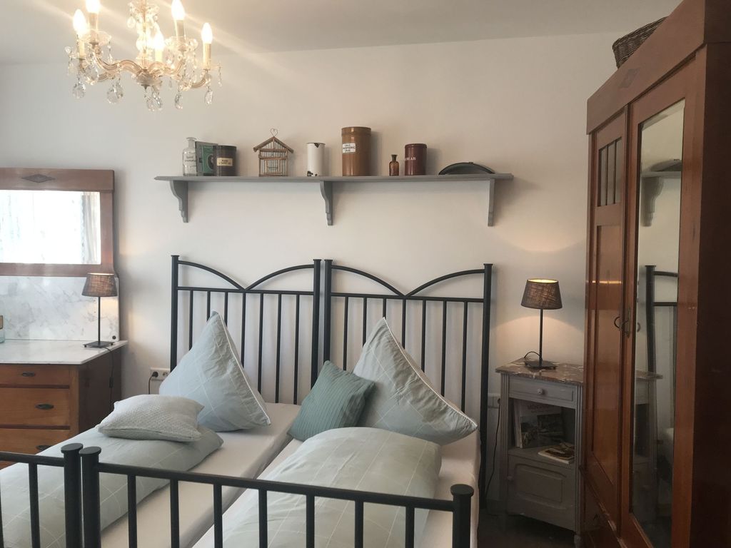 BEDROOM, INSIDE