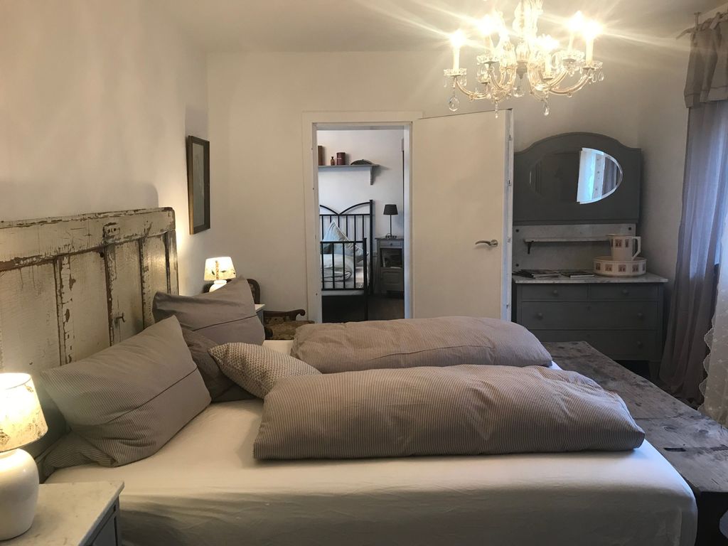 BEDROOM, INSIDE