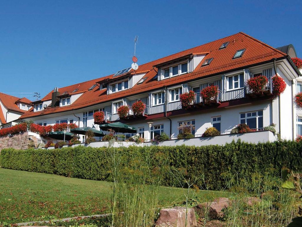 Außenansicht Haupthaus Garten