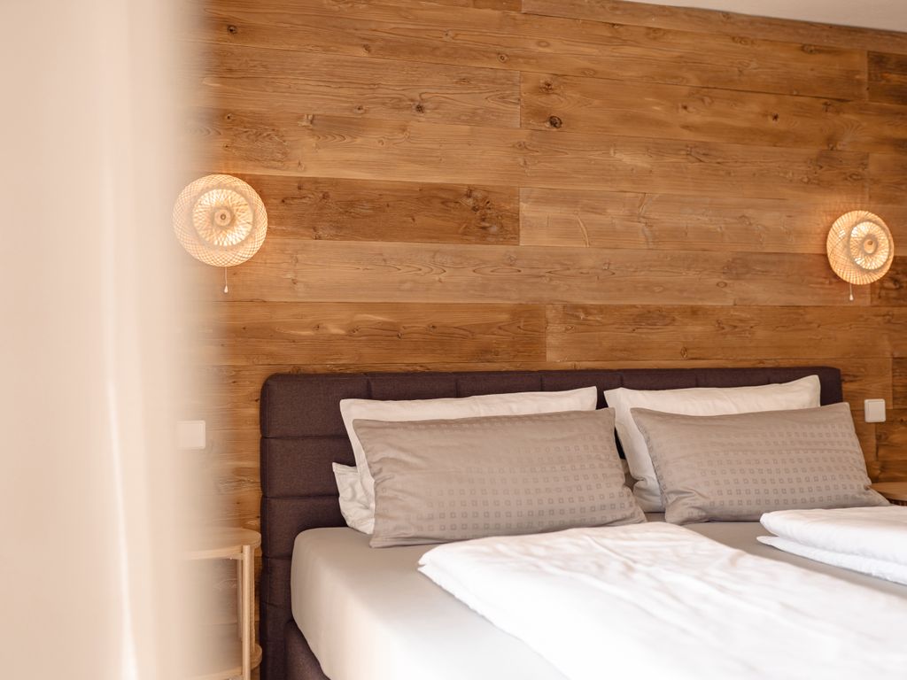 Schlafzimmer mit Doppelbett