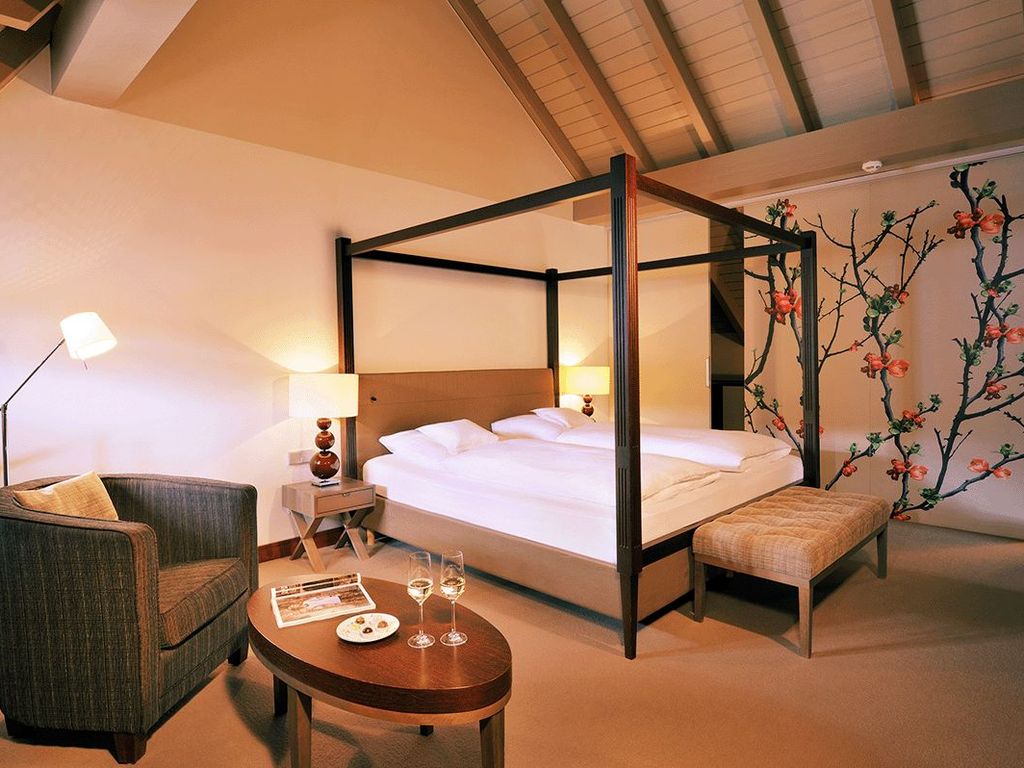 Schlafbereich in Maisonette Suite mit Außensauna im Hotel Ritter Durbach