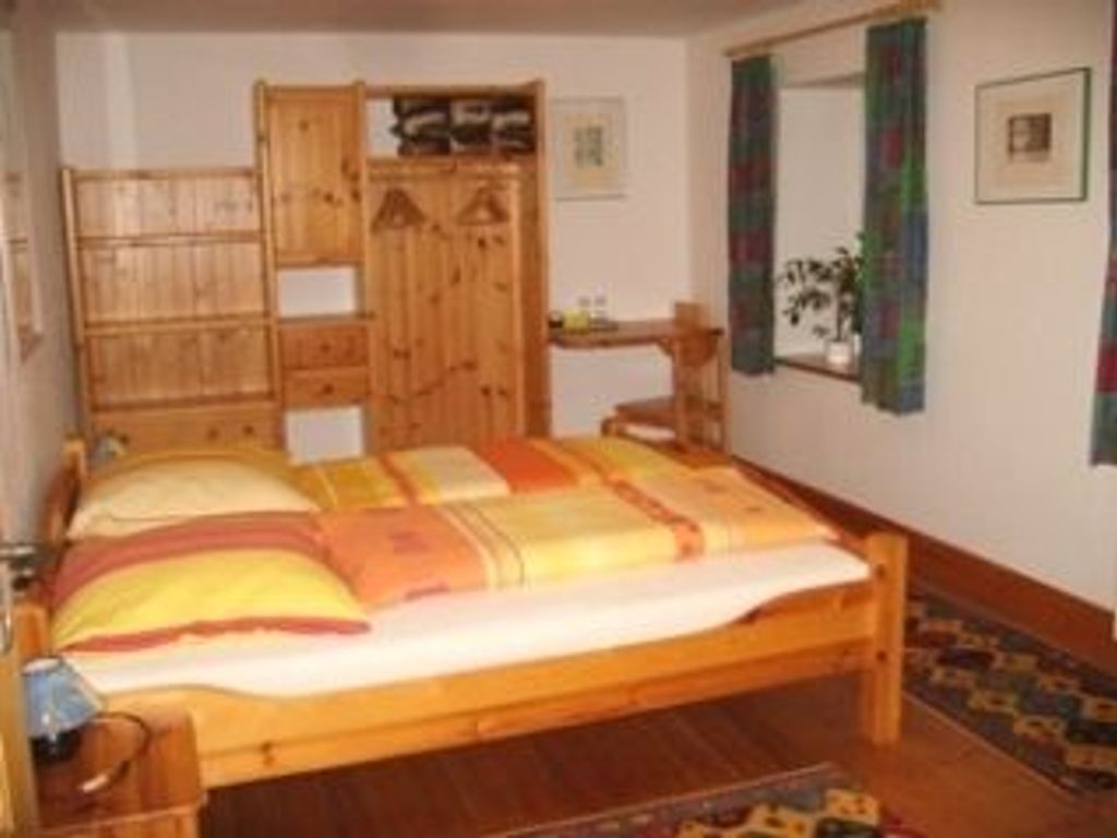 Zimmer 5, Apartment
