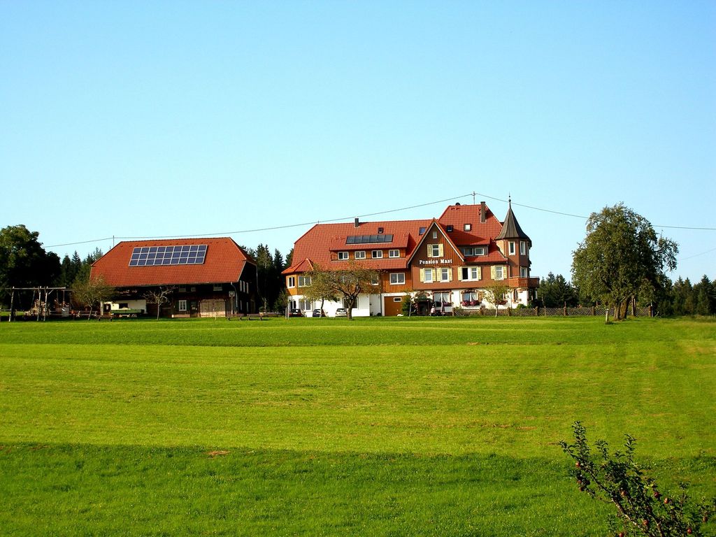Pension Mast