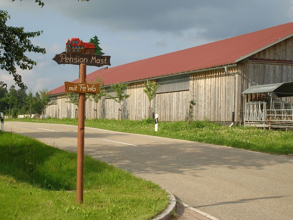 Pension Mast