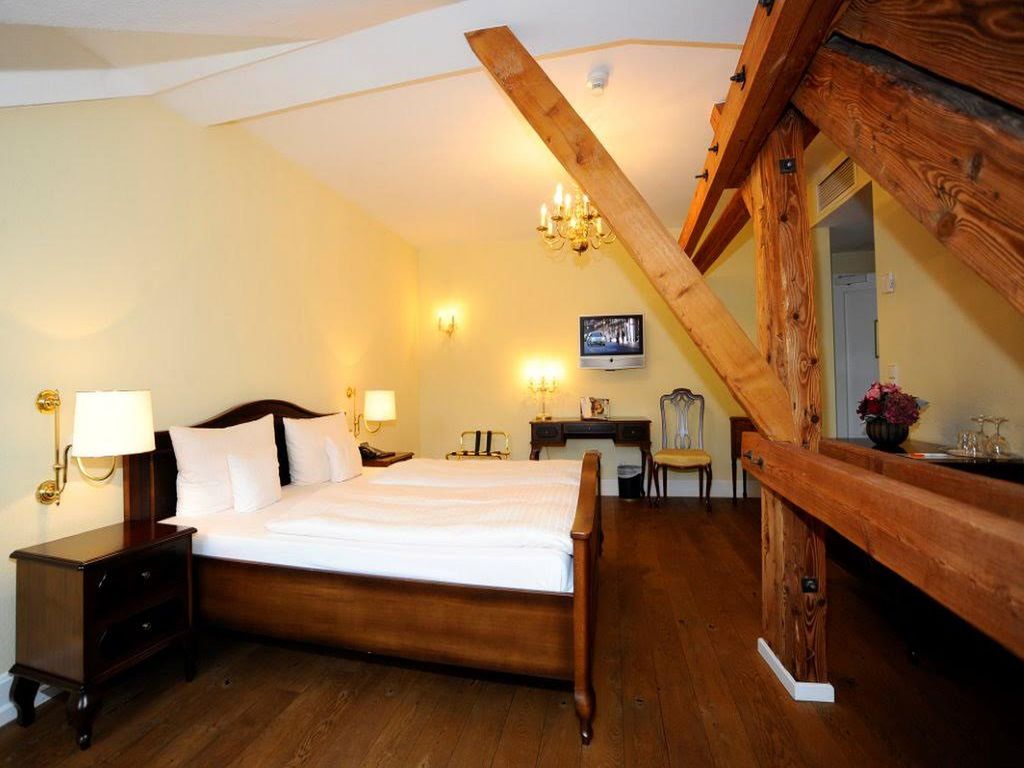 Doppelzimmer Superior mit Dusche oder Badewanne und WC