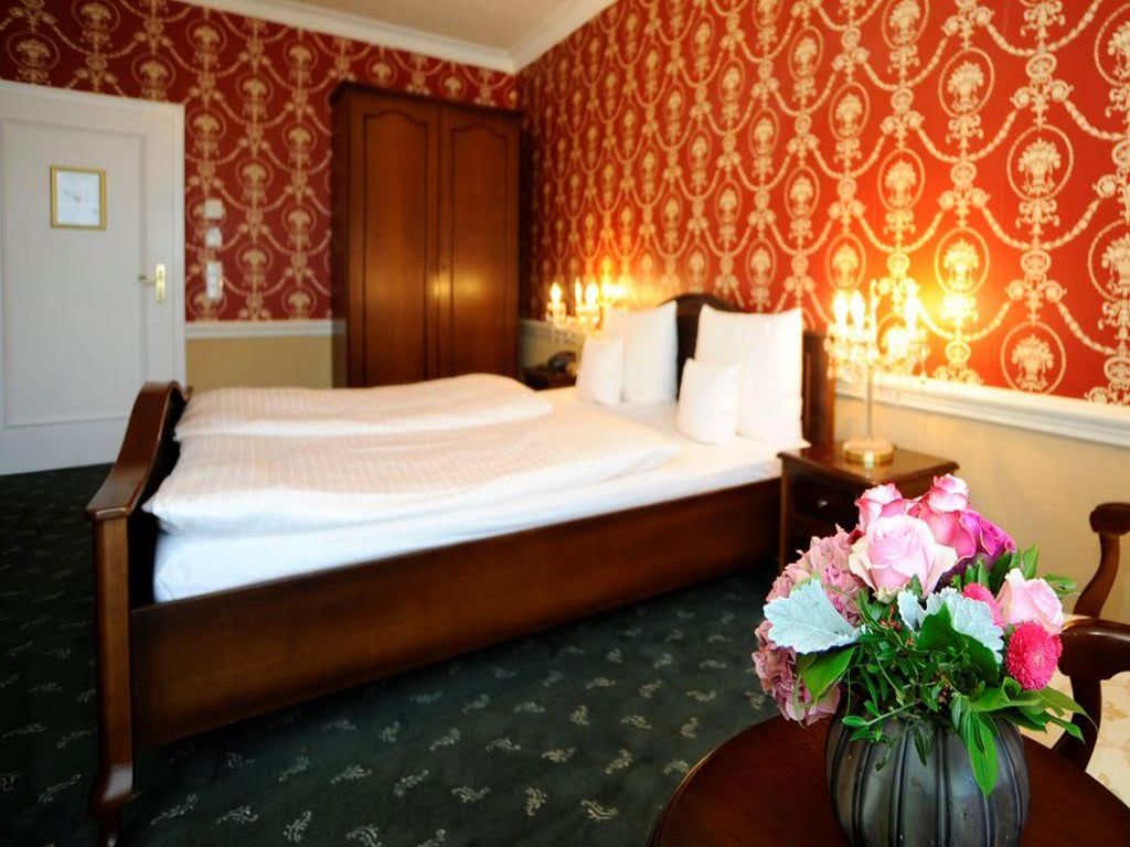Doppelzimmer Deluxe mit Badewanne und WC