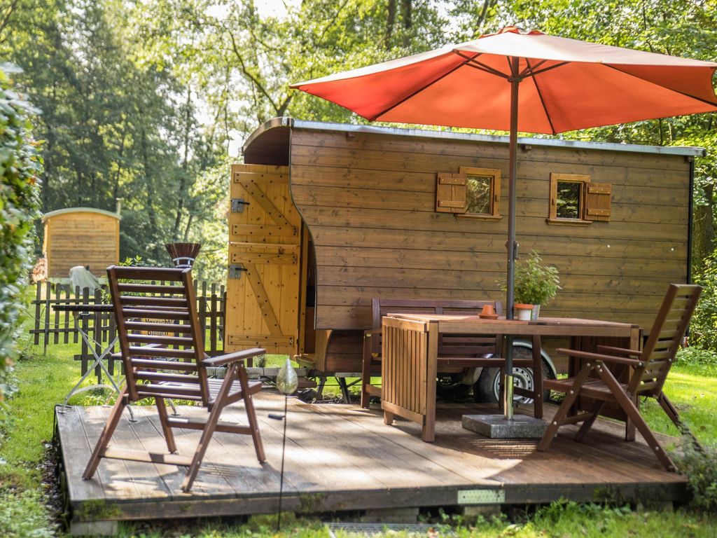 Bienenwagen der Naturheilpraxis Melchger