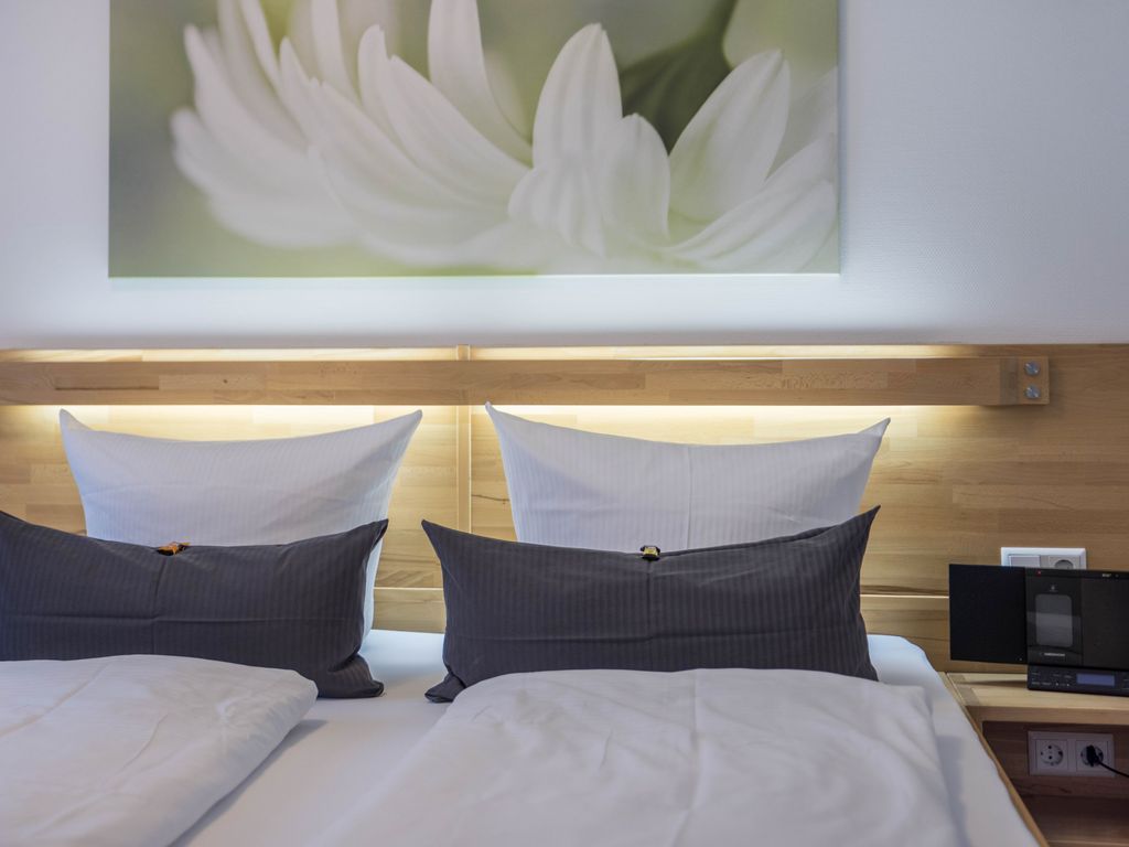 BEDROOM, INSIDE
