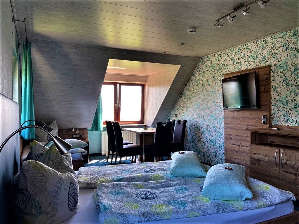 gr. Zimmer / 2 Raum