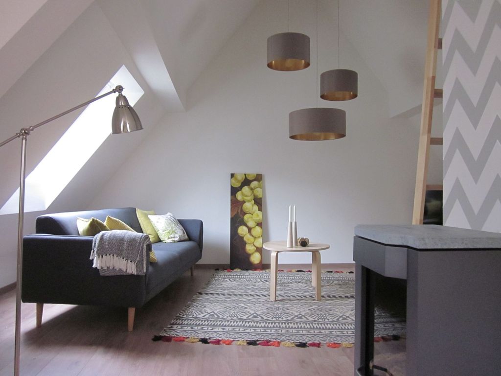 Photo, INSIDE, OUTSIDE
