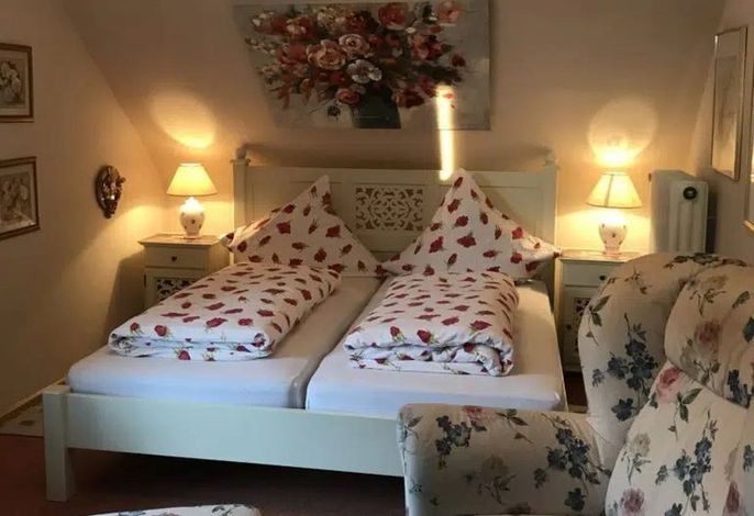 Deluxe Doppelzimmer Rosen mit Badewanne und WC