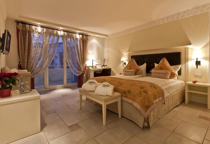 Doppelzimmer mit Balkon oder Dachterrasse und Badezimmer