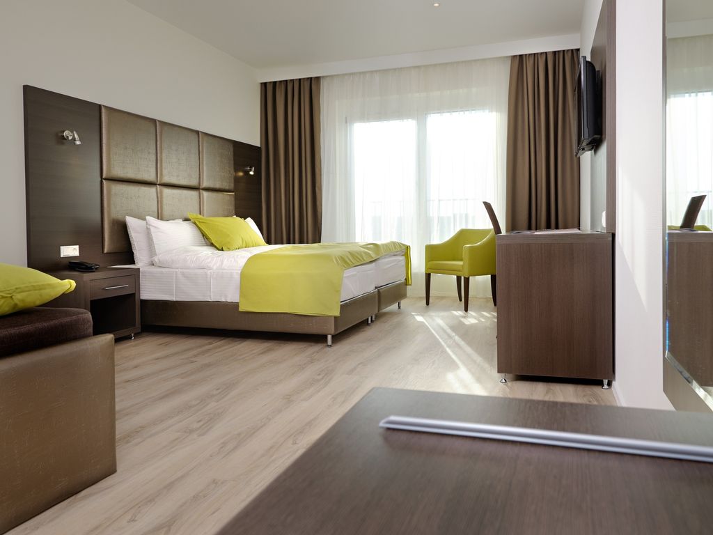 Doppelzimmer Superior mit Dusche und WC (Beispielfoto)