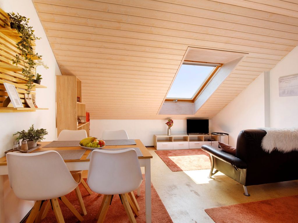 Photo, INSIDE, OUTSIDE