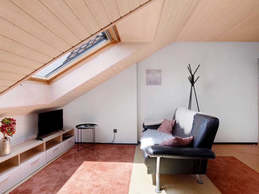 Photo, INSIDE, OUTSIDE