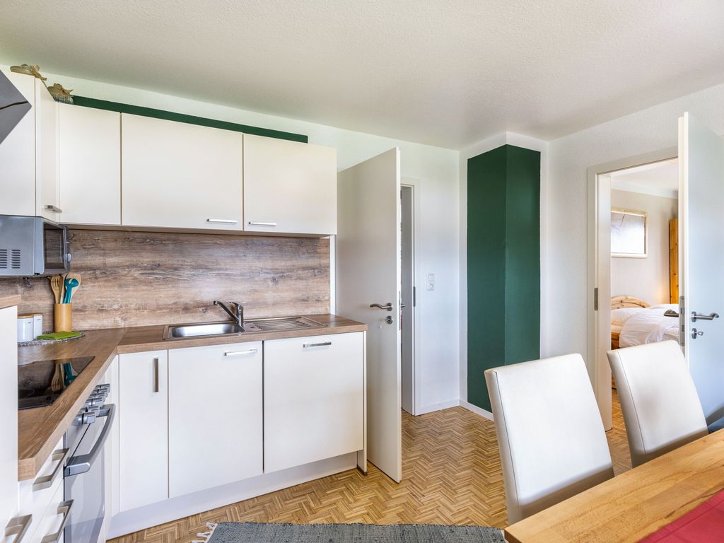 KITCHEN, INSIDE