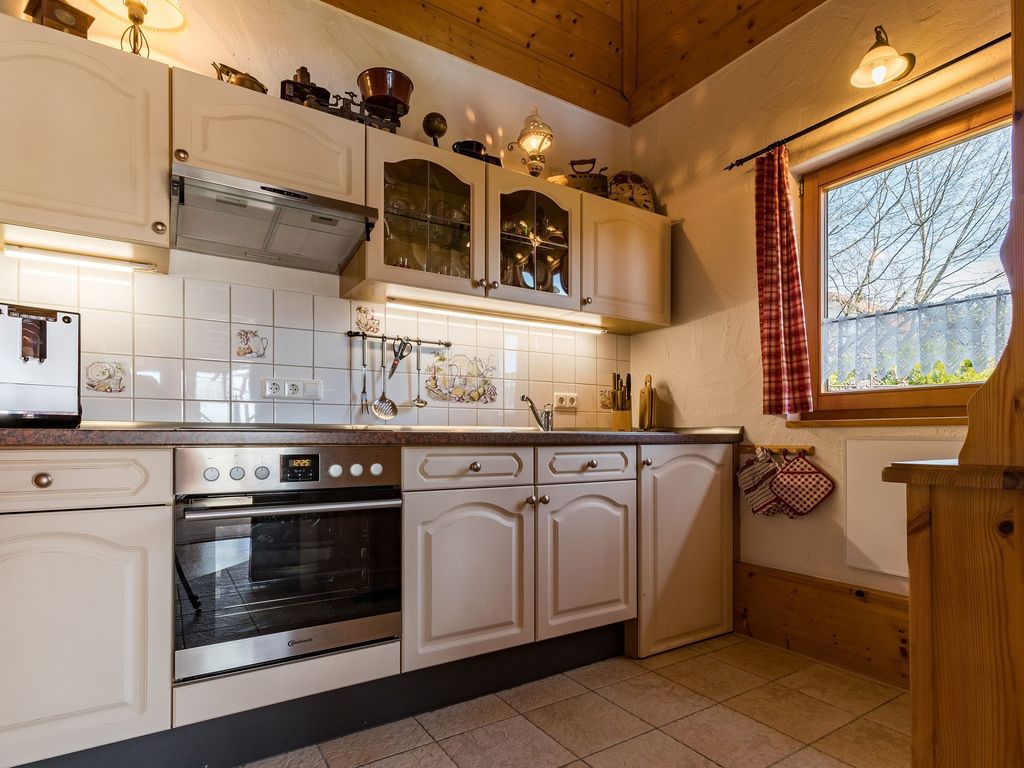 KITCHEN, INSIDE