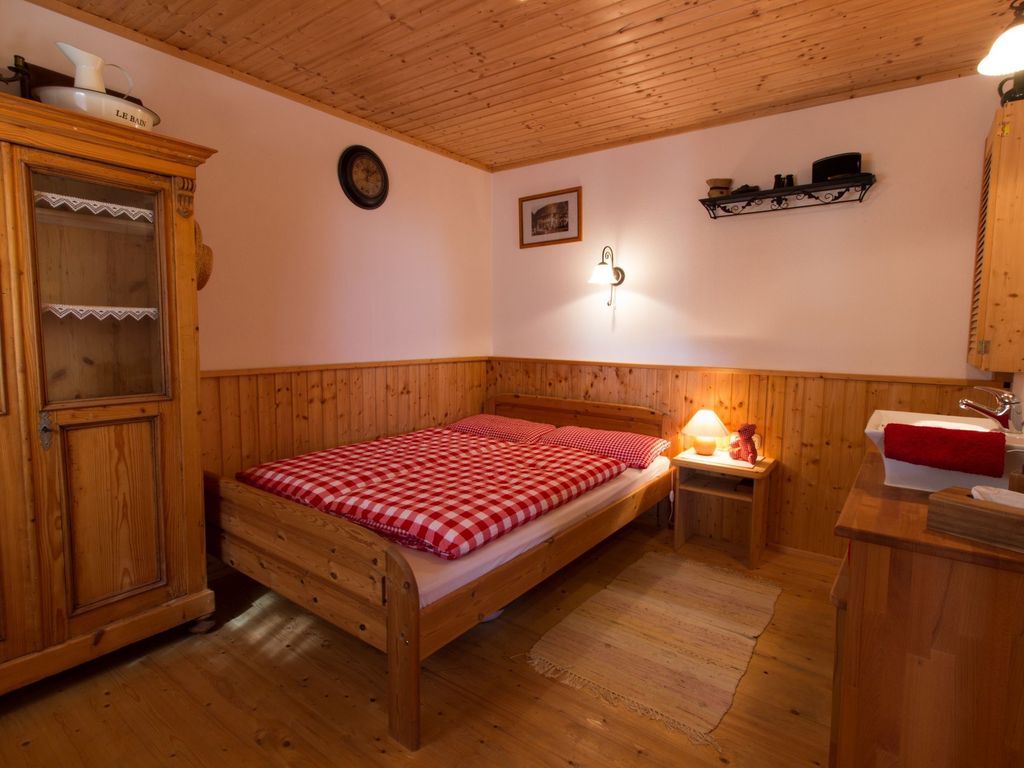 BEDROOM, INSIDE