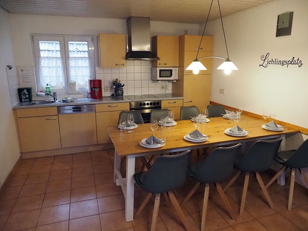 Küche und Esszimmer