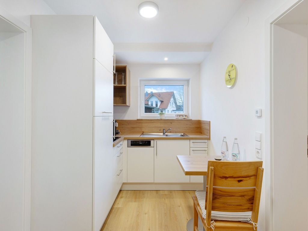 KITCHEN, INSIDE