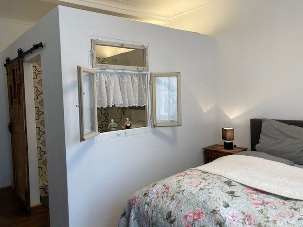 BEDROOM, INSIDE