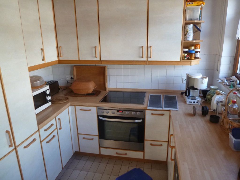 KITCHEN, INSIDE