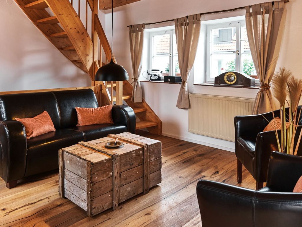 Photo, INSIDE, OUTSIDE