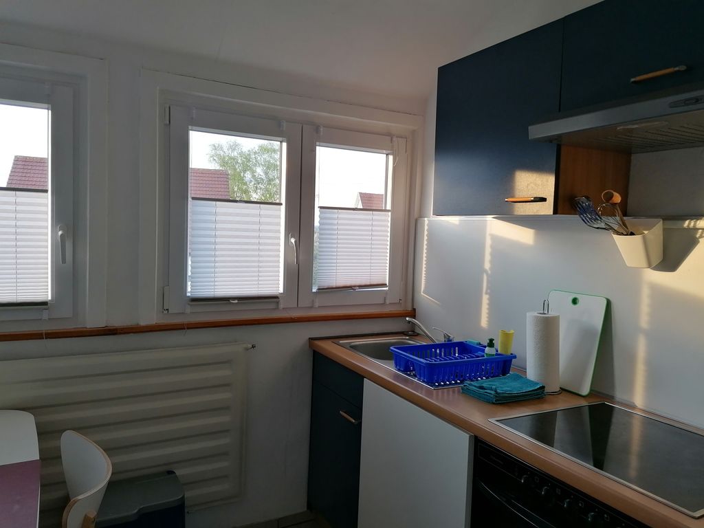 KITCHEN, INSIDE