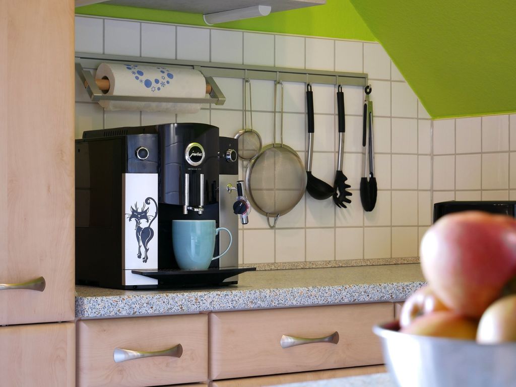 KITCHEN, INSIDE