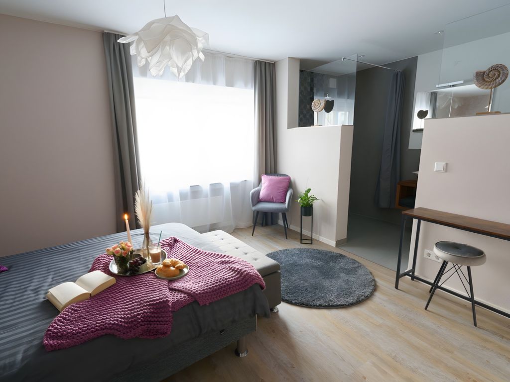 BEDROOM, INSIDE