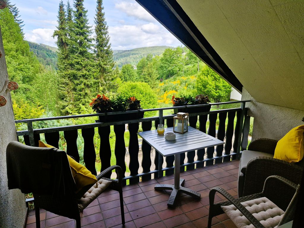 Blick vom überdachten Balkon