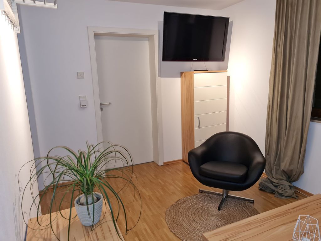 Photo, INSIDE, OUTSIDE