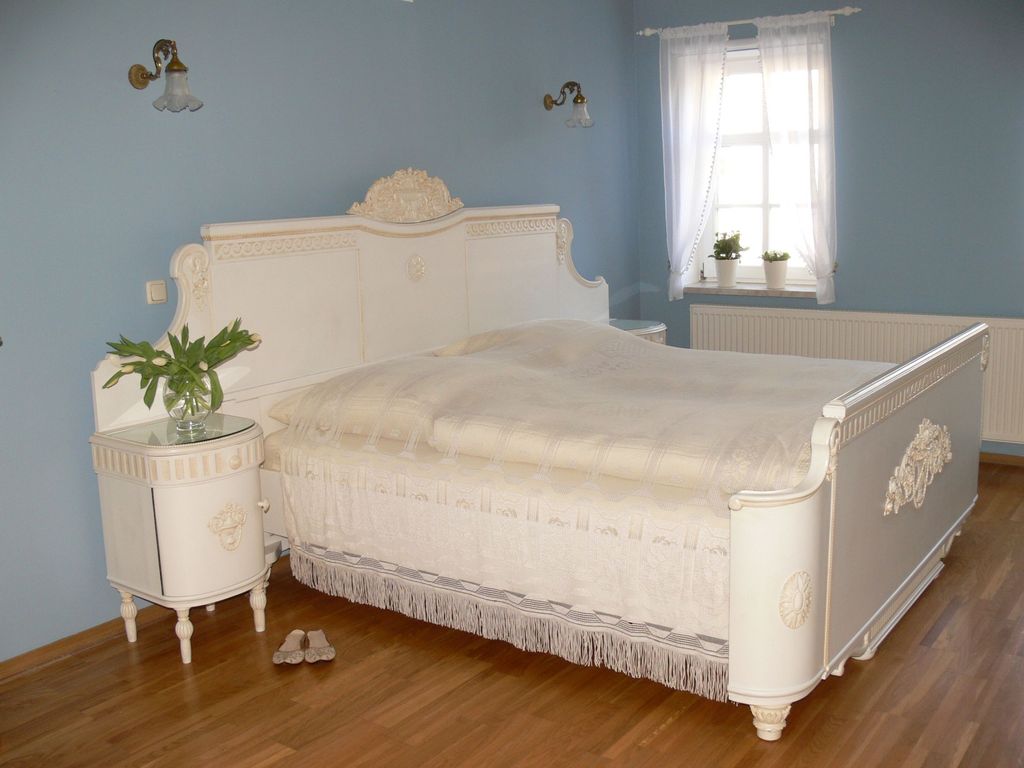 BEDROOM, INSIDE