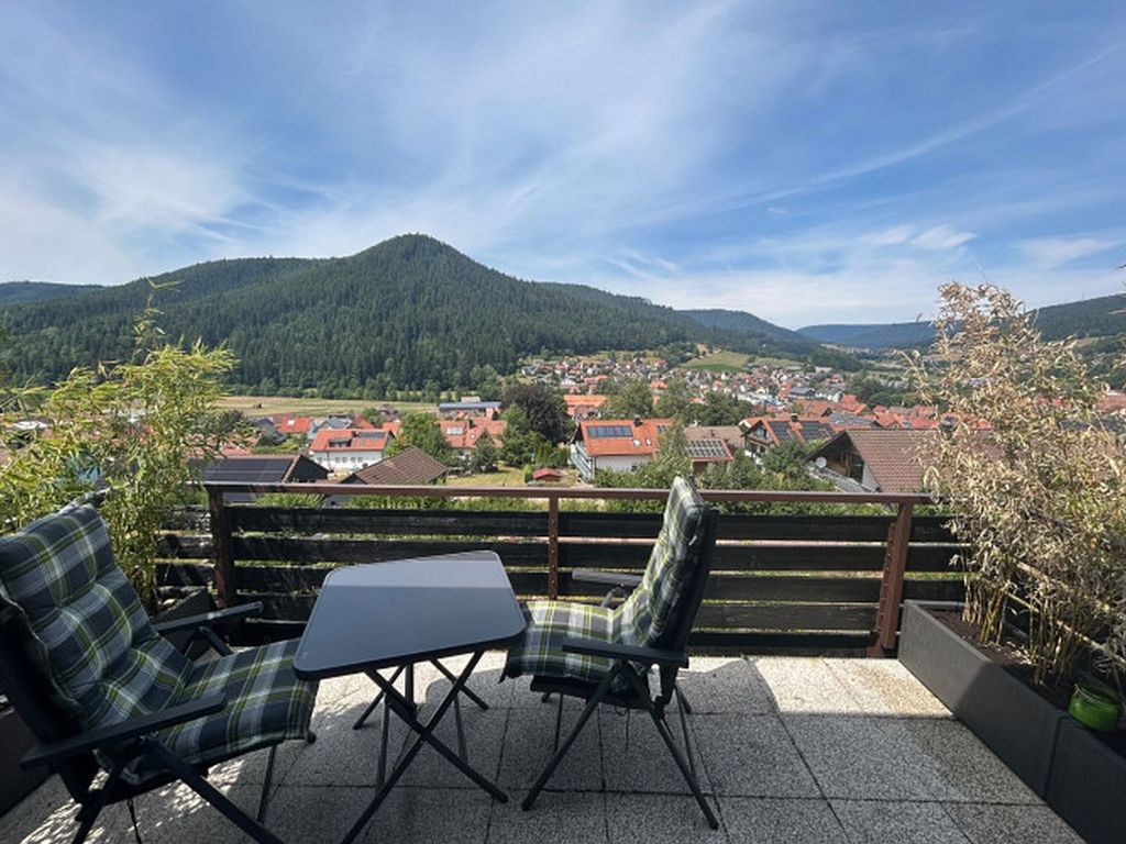 Baiersbronner Rosenberg – Balkon mit Panoramablick