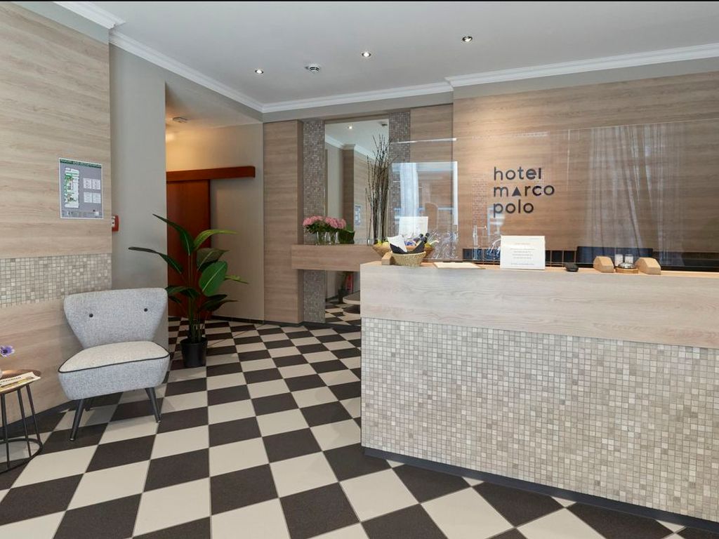 Foyer mit Rezeption
