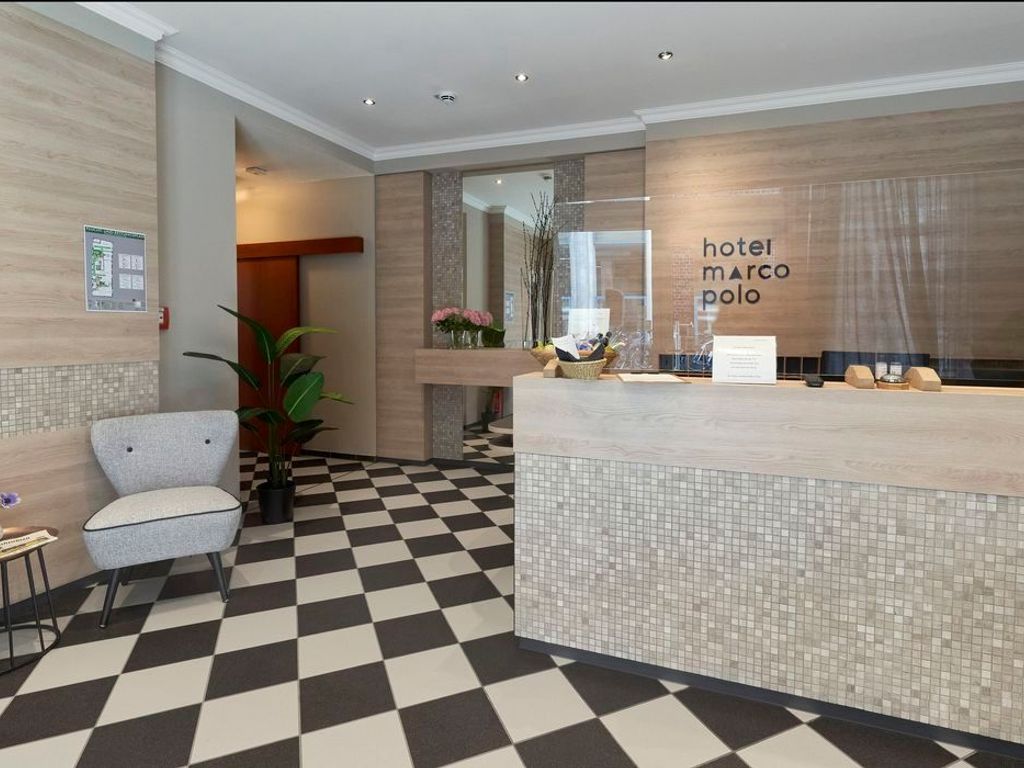 Foyer mit Rezeption