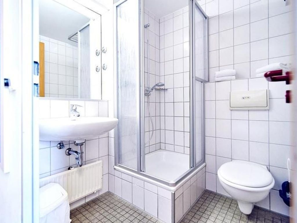 Bad mit Dusche