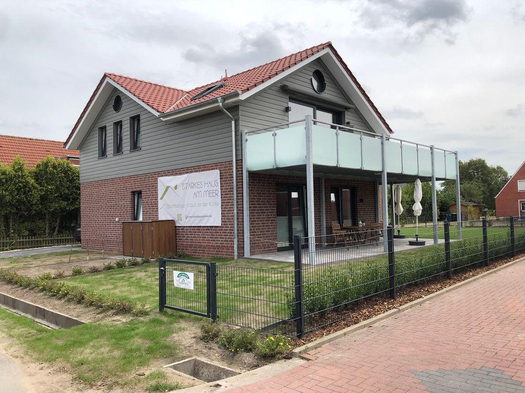 Ansicht Haus mit Balkon über Seegatt