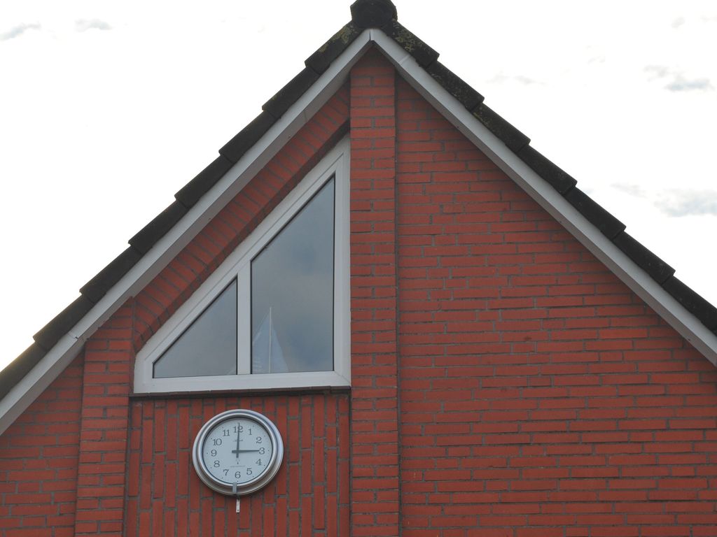 Unsere Giebeluhr.