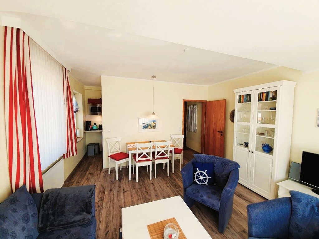 Wohnzimmer mit Essbereich